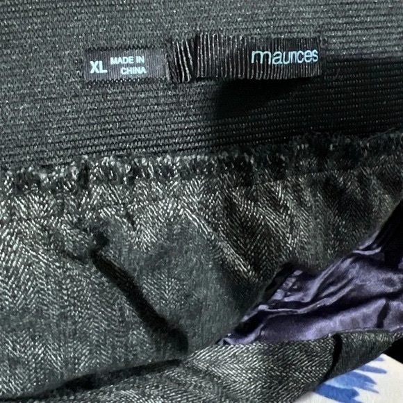 Maurices gray pencil skirt with stretch, size XL - Picture 4 of 4